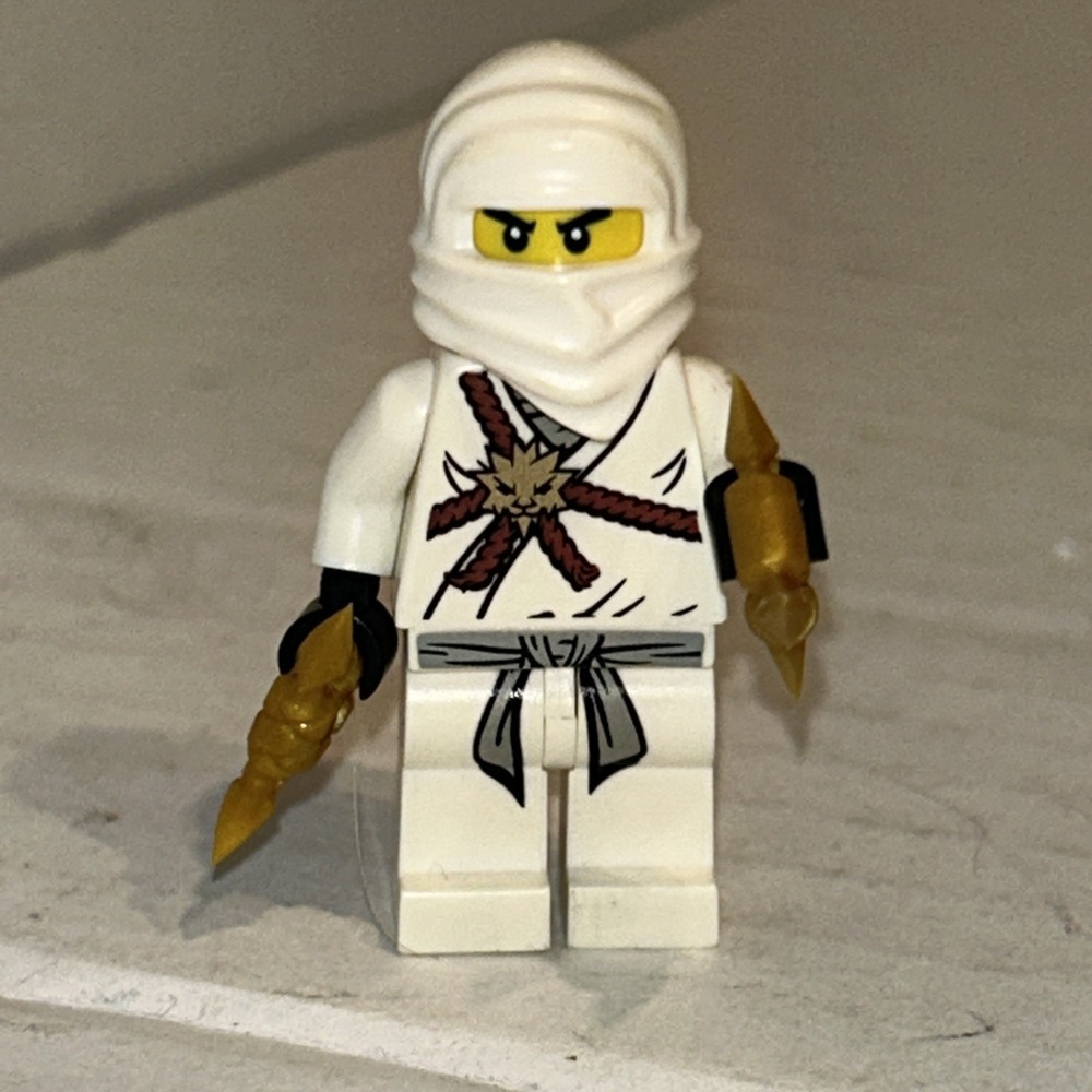 LEGO Ninjago Vintage 2011 Zane (njo0001) Rare/Retired‎ "The Golden Weapons"